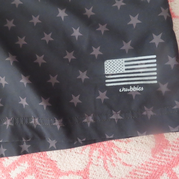 Chubbies Mens The Danger Zone Performance Shorts 7" Inseam Black Stars Size 2XL - Picture 2 of 6